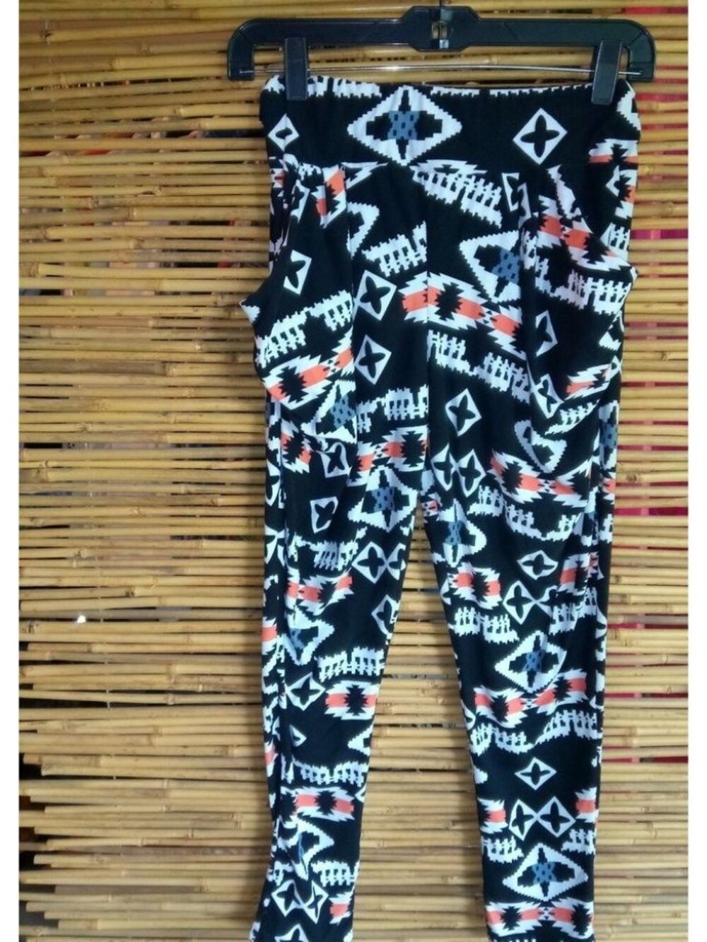 Fashion Diva M Aztec Black White Pockets Leggings Pants